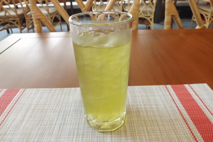冷たい緑茶